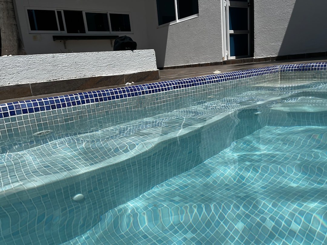 Piscina con mosaico
